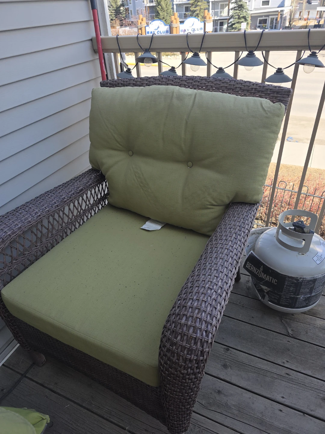 4 Piece Wicker Patio Set with Glass Table & Umbrella - photo 2