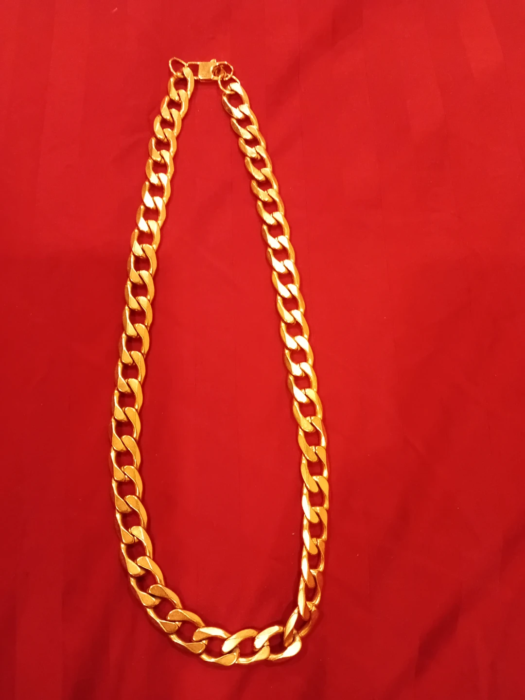 Gold coloured cuban link chain necklace