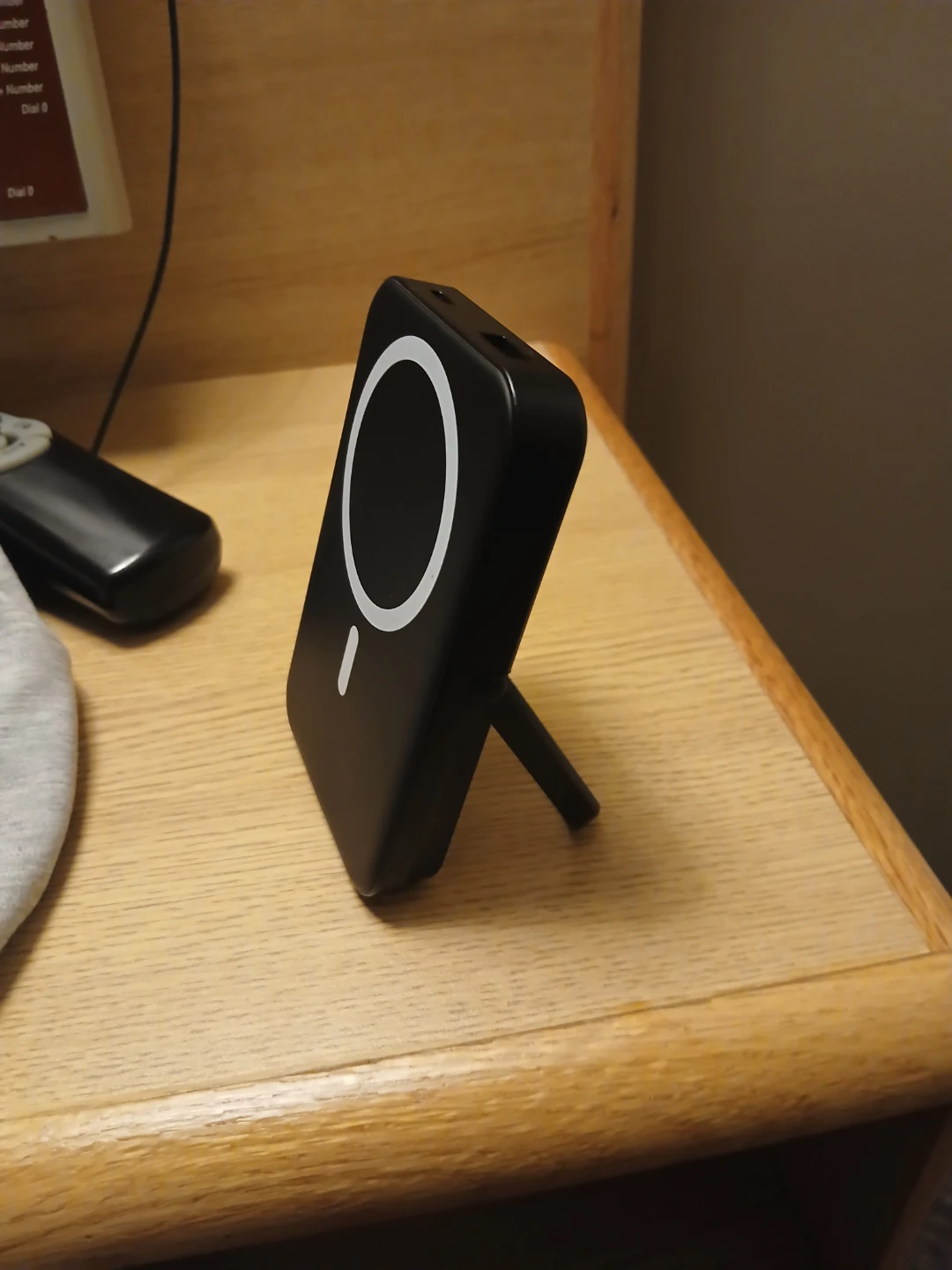 Black Portable Magnetic Wireless Power Bank with Display - photo 4