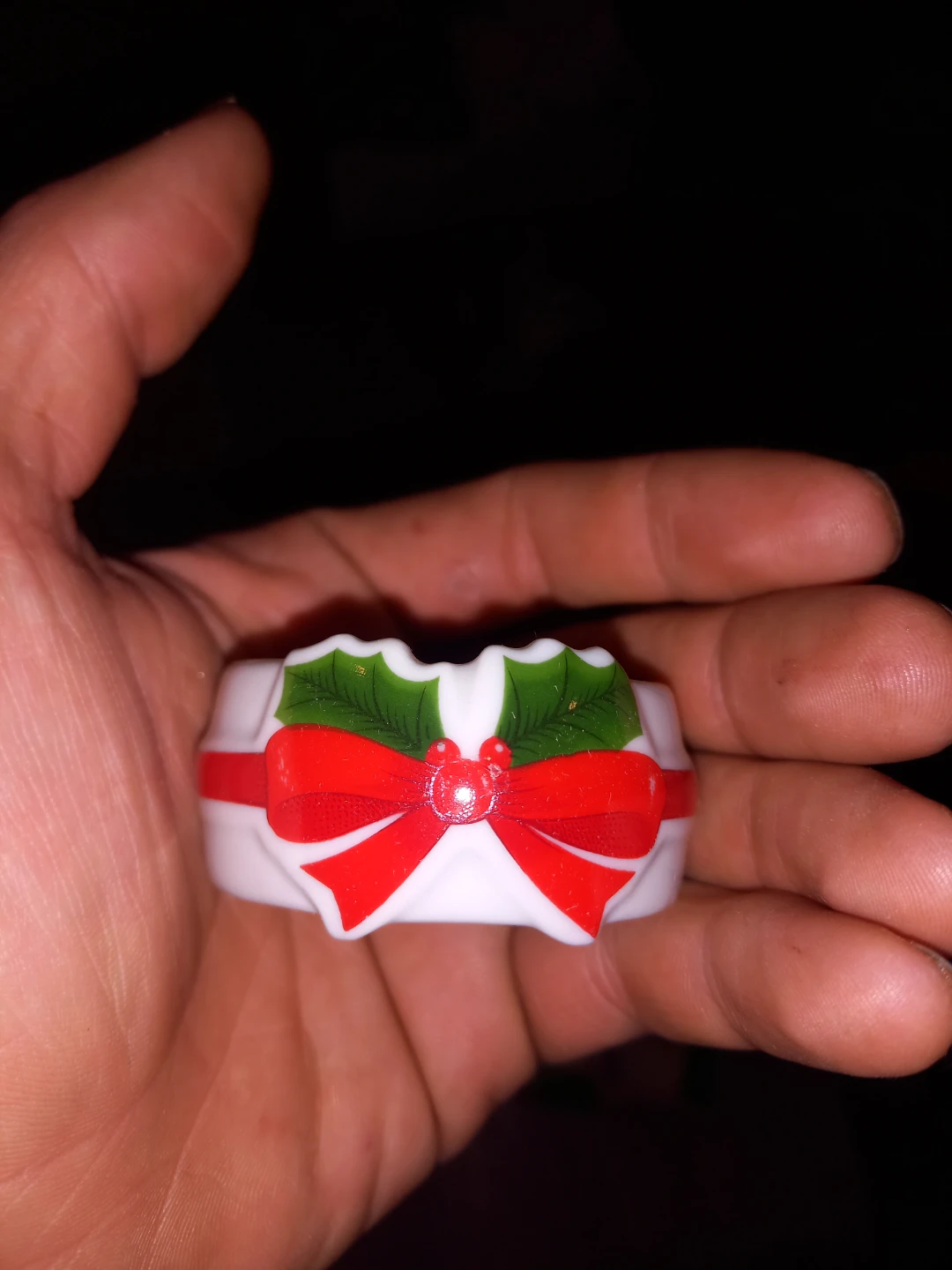 Set of 6 Christmas Holly Bow Napkin Rings - photo 3