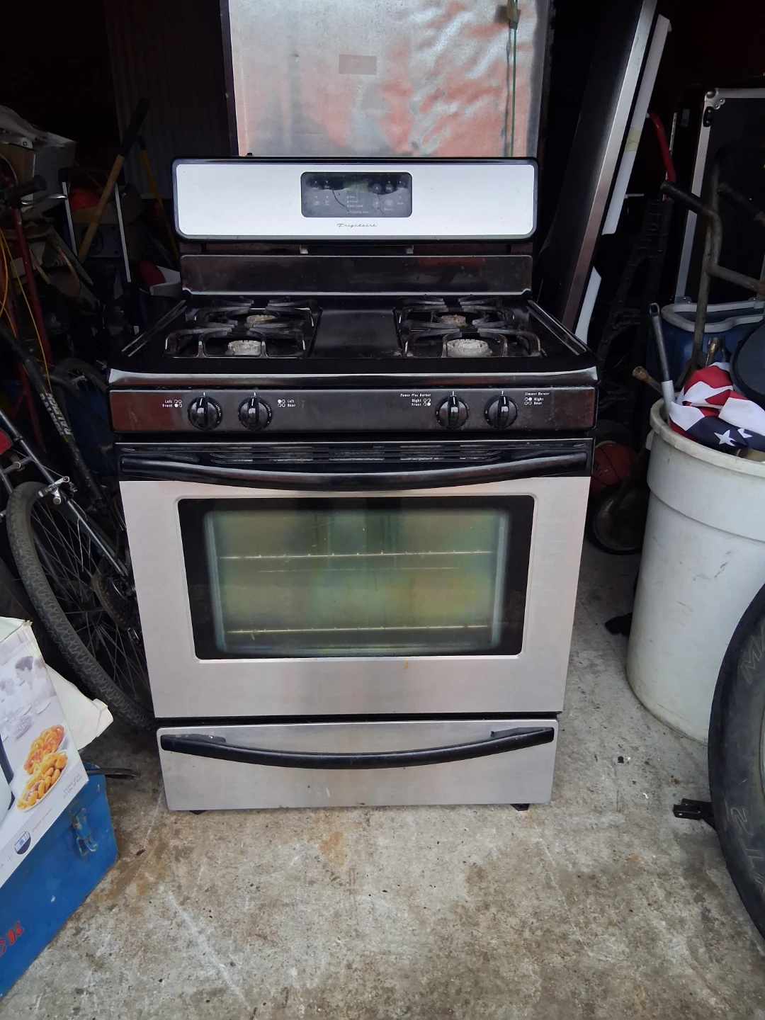 Frigidaire Gas Range with Oven
