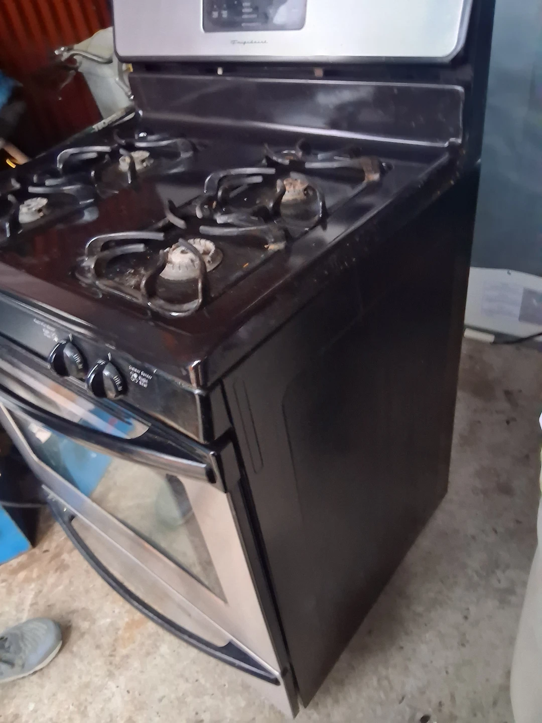 Frigidaire Gas Range with Oven - photo 5