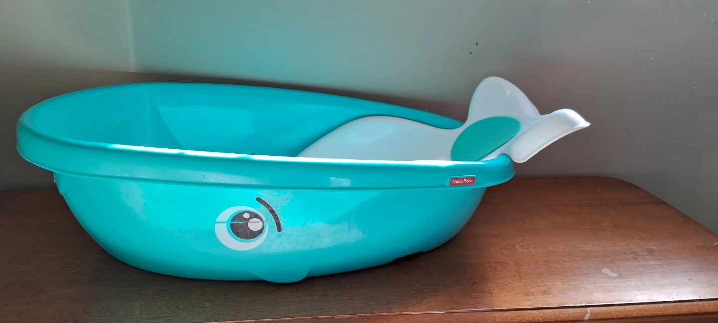 Fisher-Price Whale Baby Bath Tub