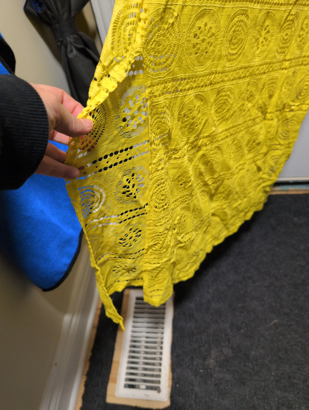 Yellow Lace Sheath Dress 12 - photo 3