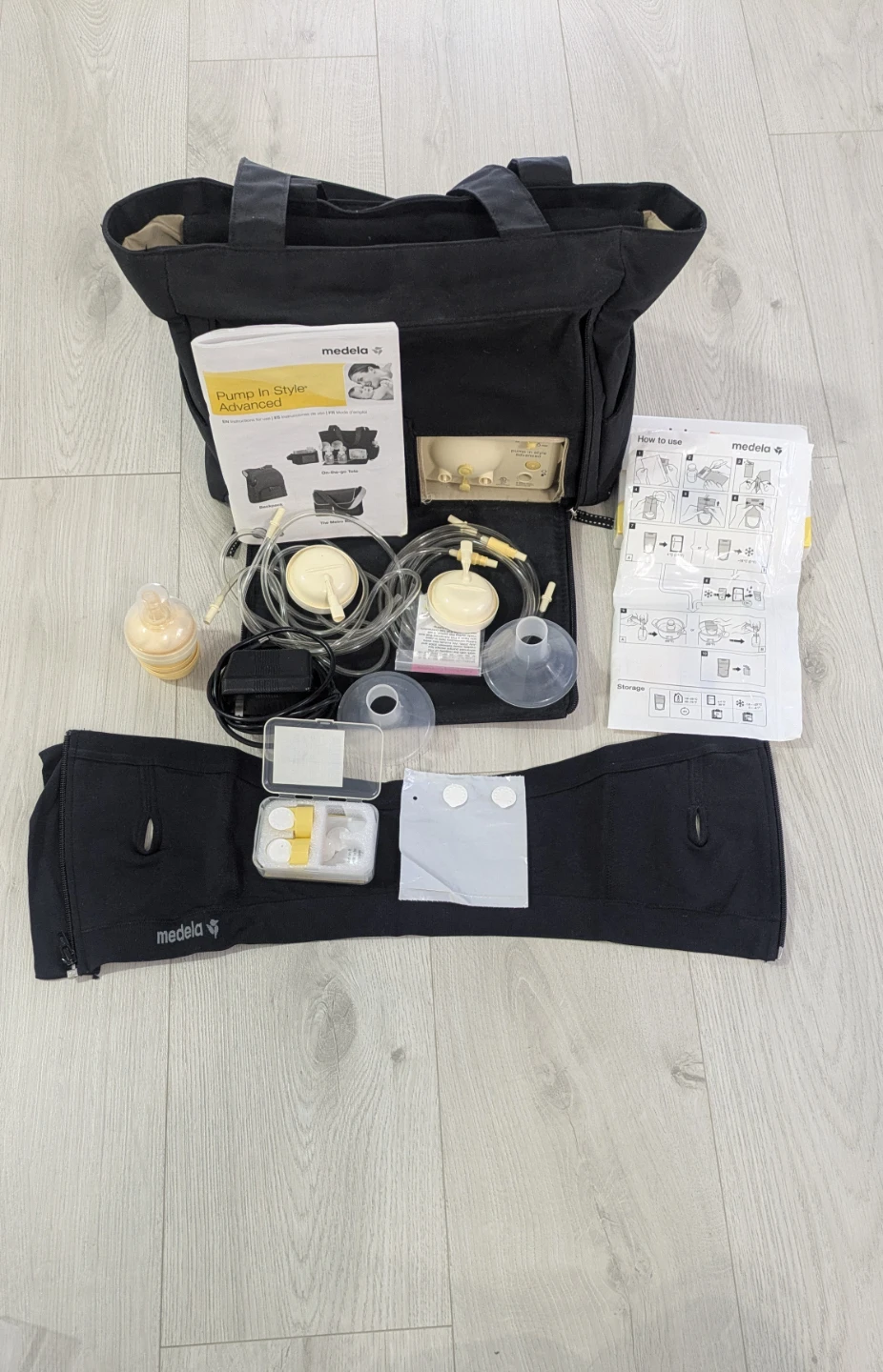 Medela Pump In Style Advanced Breast Pump Set with Tote