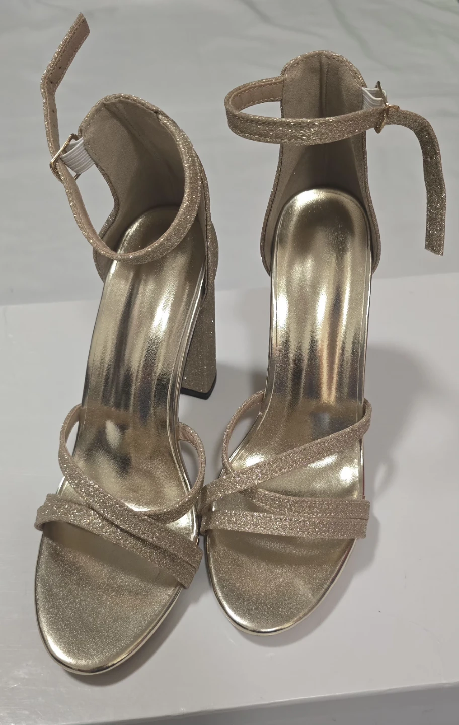 Brand new Women's Fashion Gold Glitter Sandals Size 39 - photo 3
