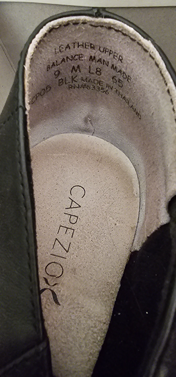 Capezio Black Leather Ballet Shoes - Size 9 M - photo 2