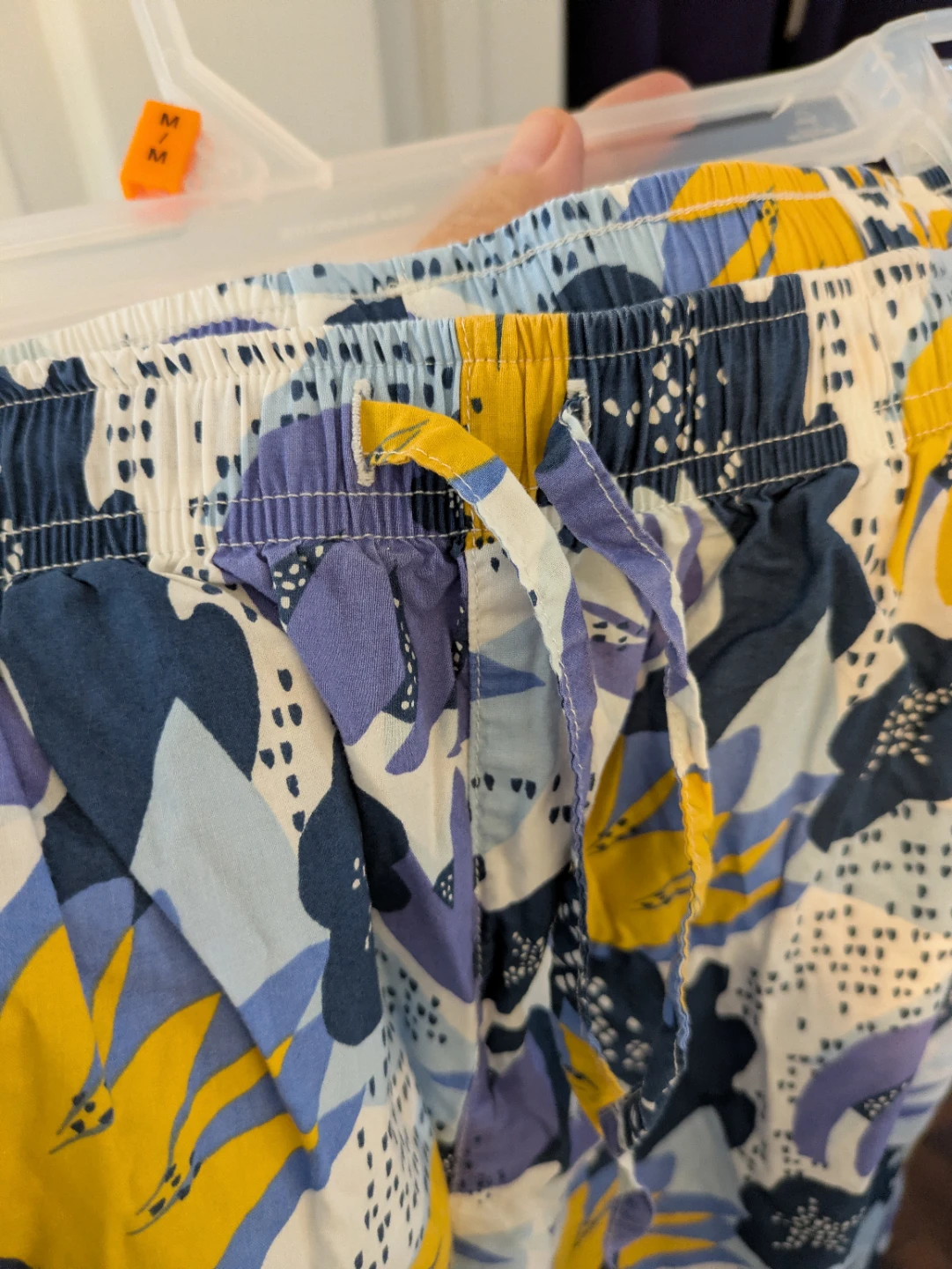 Uniqlo Women's Printed Capri Pants Size M - photo 3