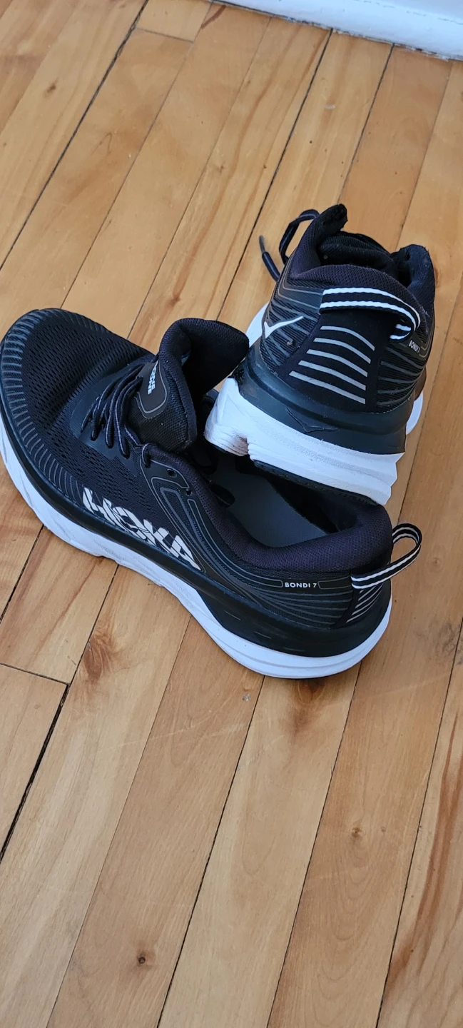 Hoka One One Bondi 7 Running Shoes - Black - Size w9/m8