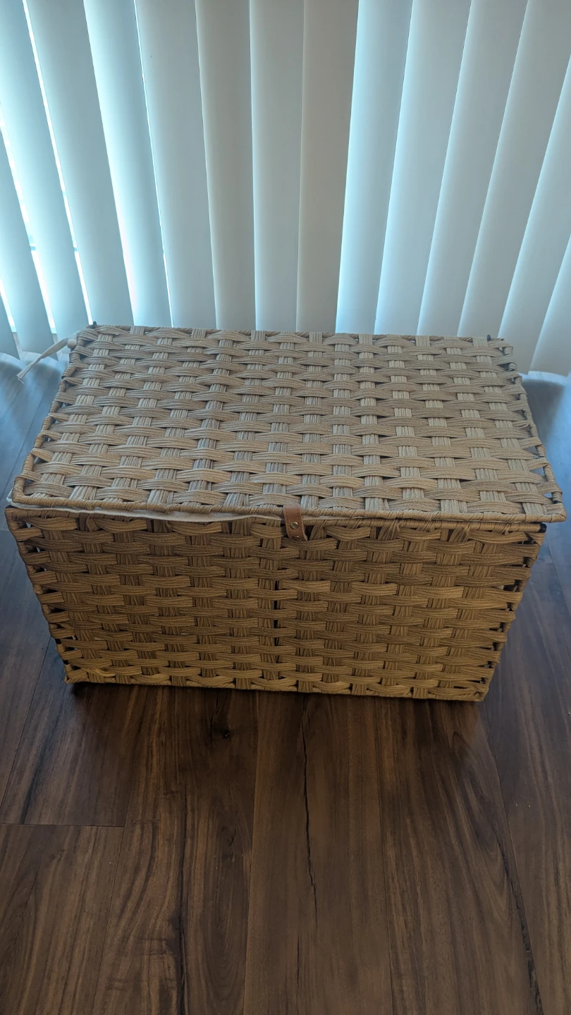 *PRICE DROP* Storage basket with lid