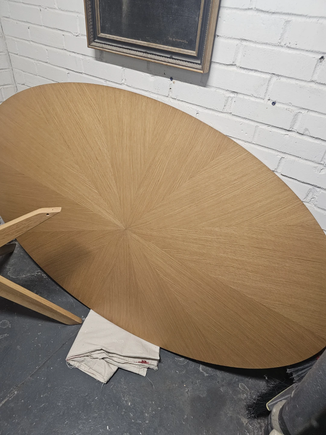 Round Oak Veneer Dining Table Top and Starburst Base - photo 2
