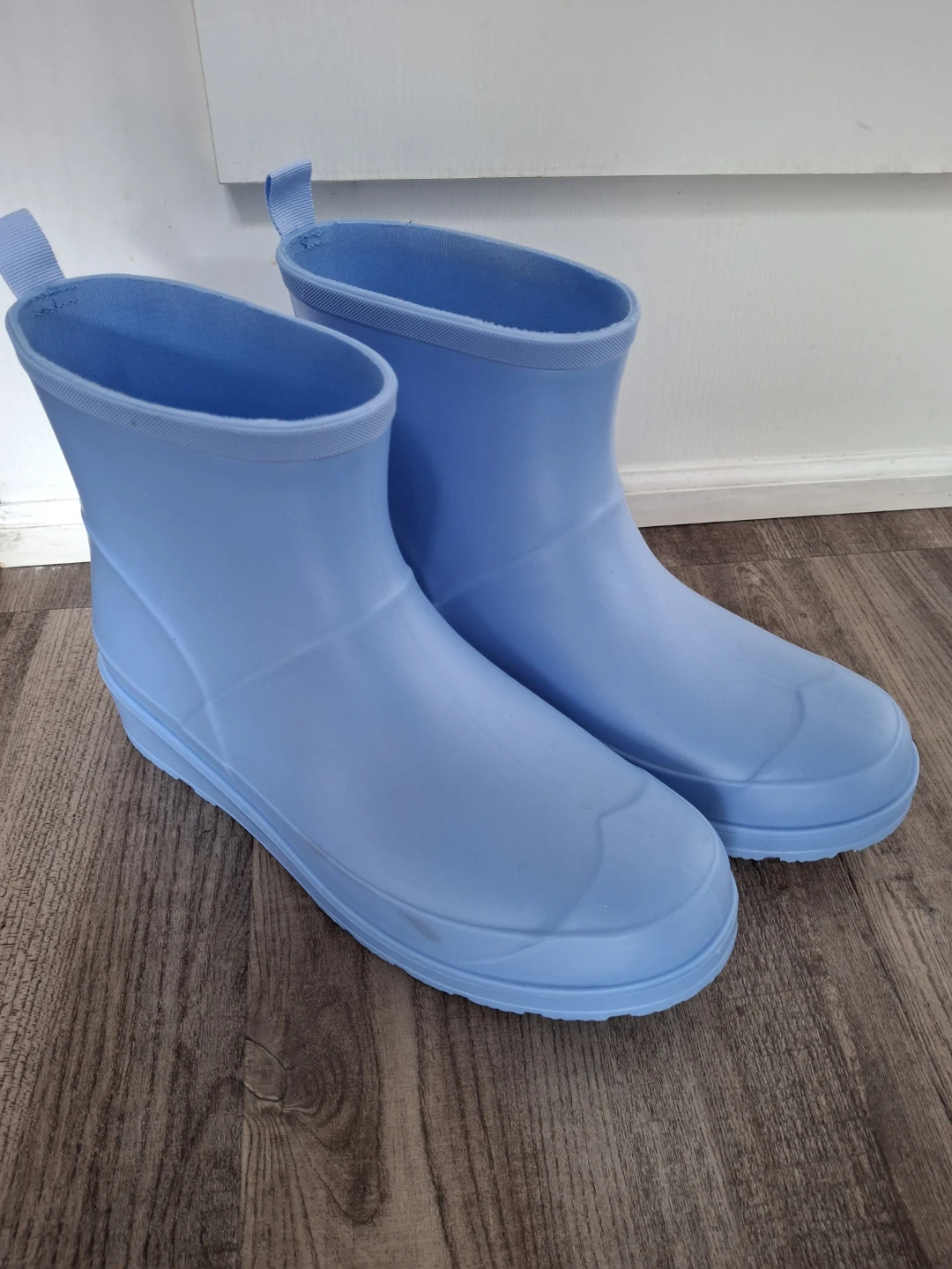 Joe Fresh blue ahort rubber boots.
