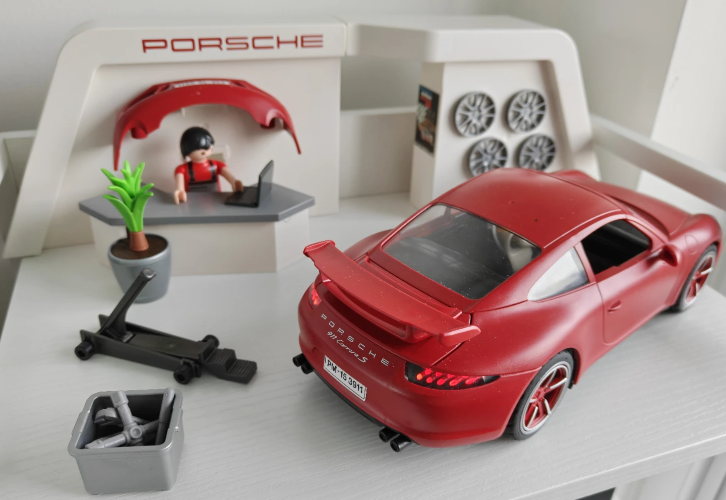 Playmobil 3911 Porsche - 911 Carrera S (complete) - photo 2
