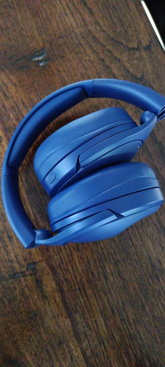 233621 Hush ANC headphones