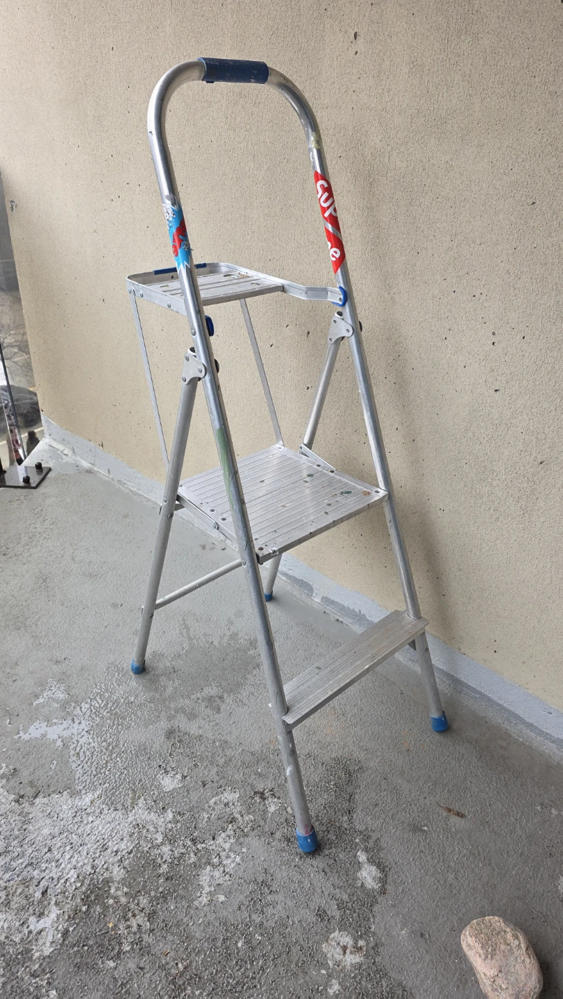 Aluminum Step Ladder - photo 2