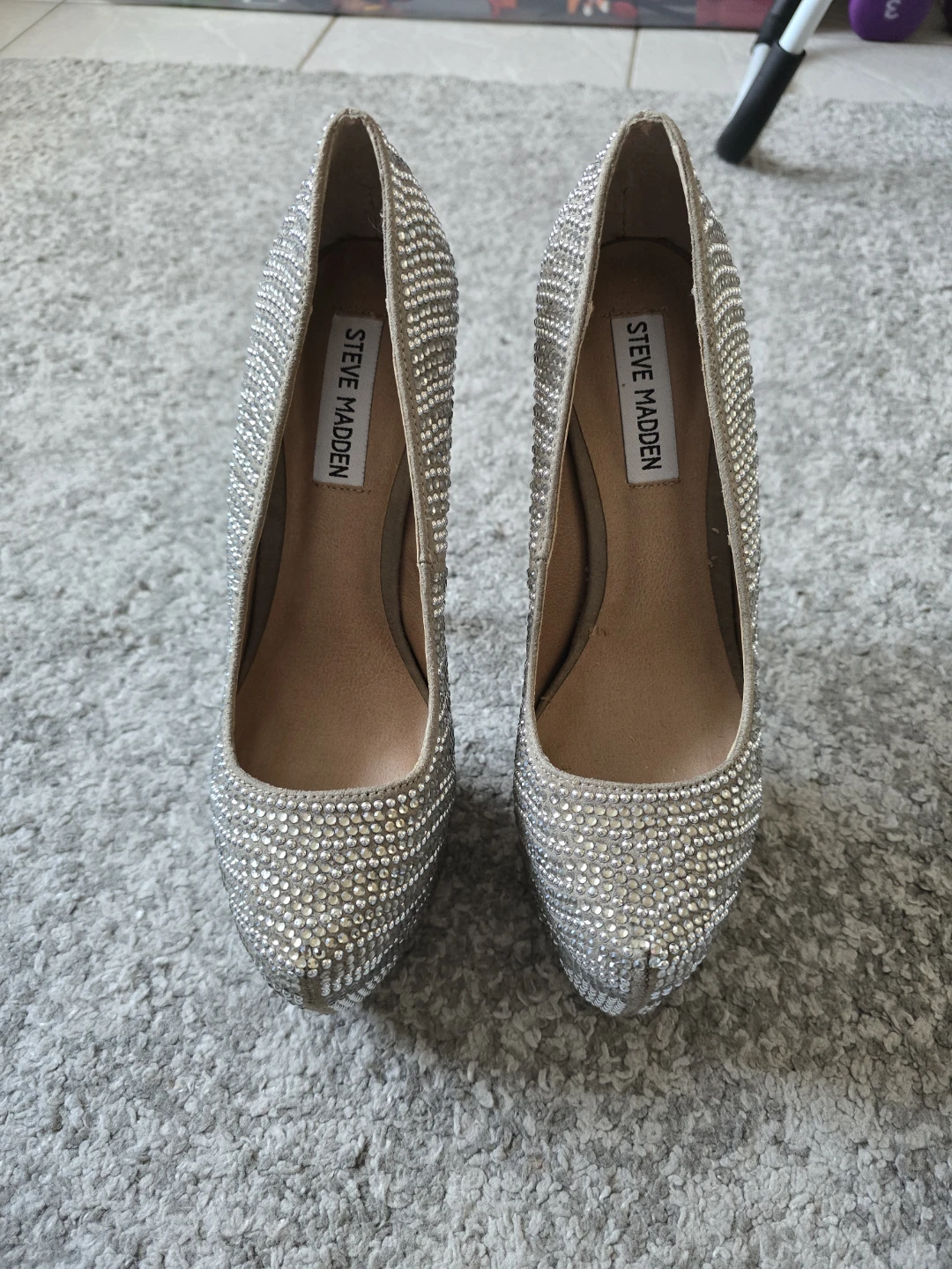 Brand NEW Steve Madden Sparkly Platform Heels