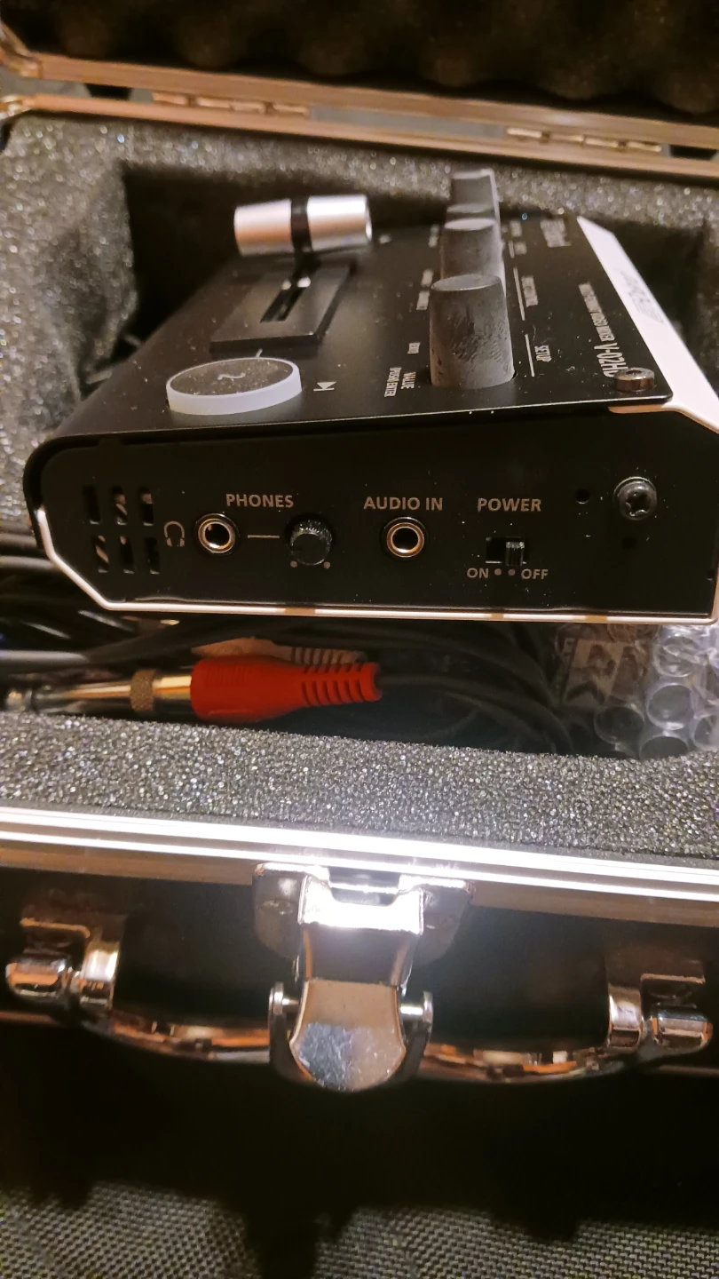 Roland V-02HD Multi-Format Video Mixer with Case - photo 3