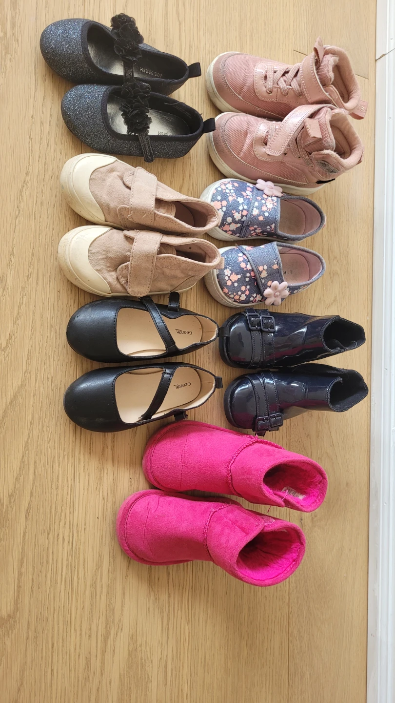 7 pairs girls shoes size 6-7