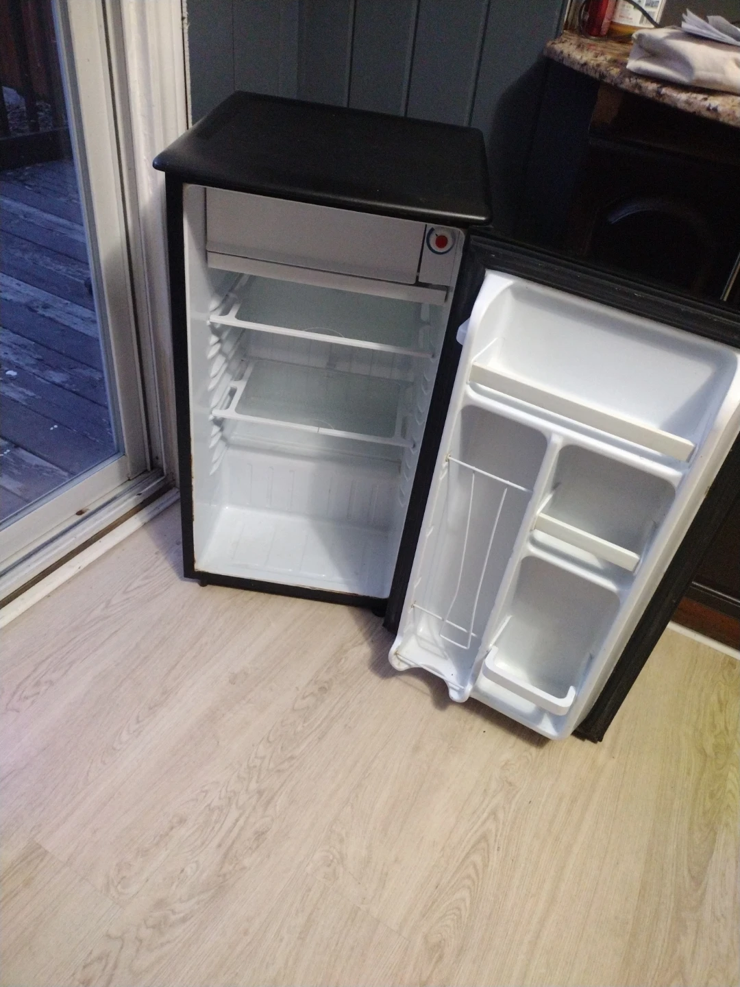Danby Mini Fridge - photo 2