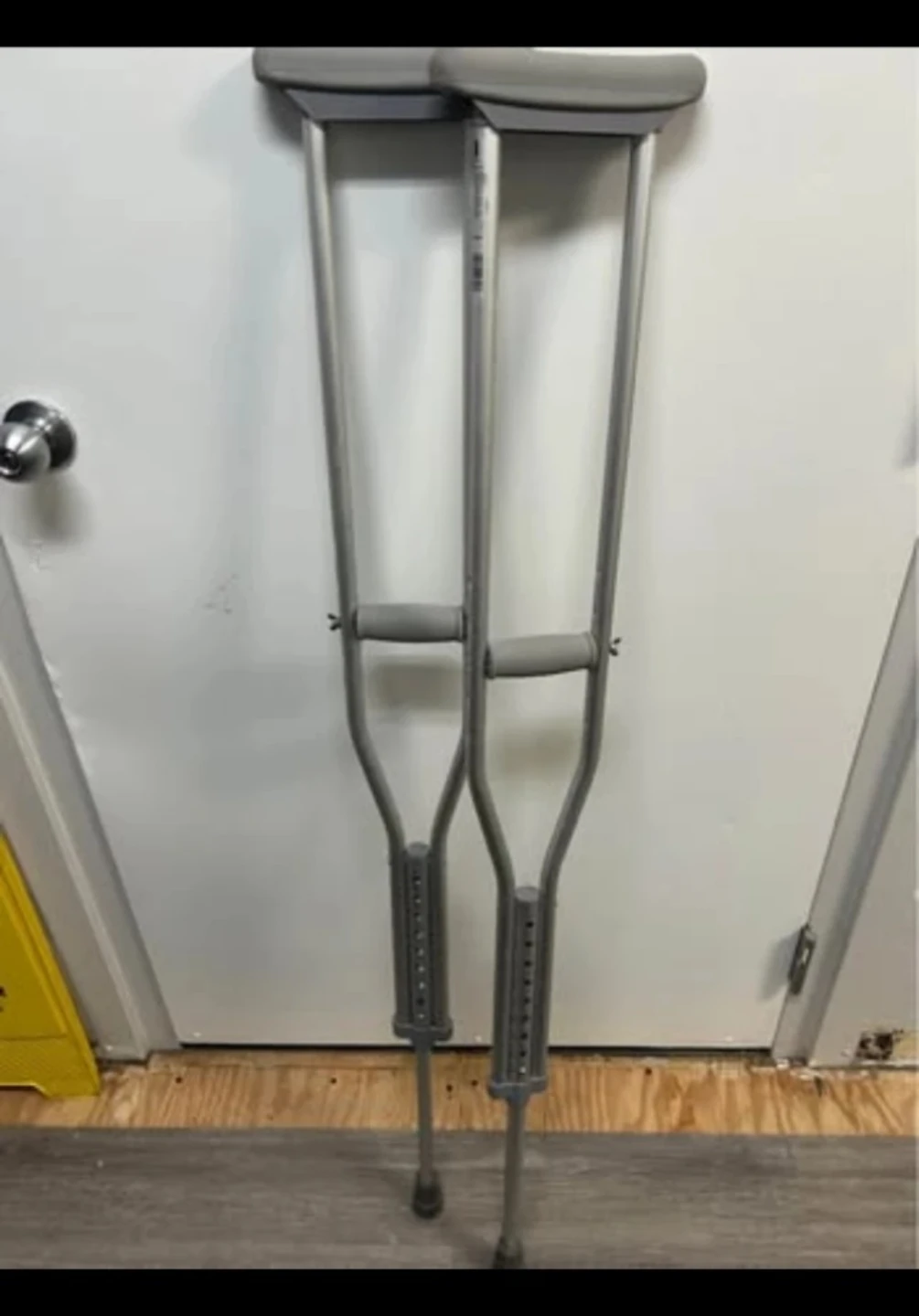 Adjustable Aluminum Crutches