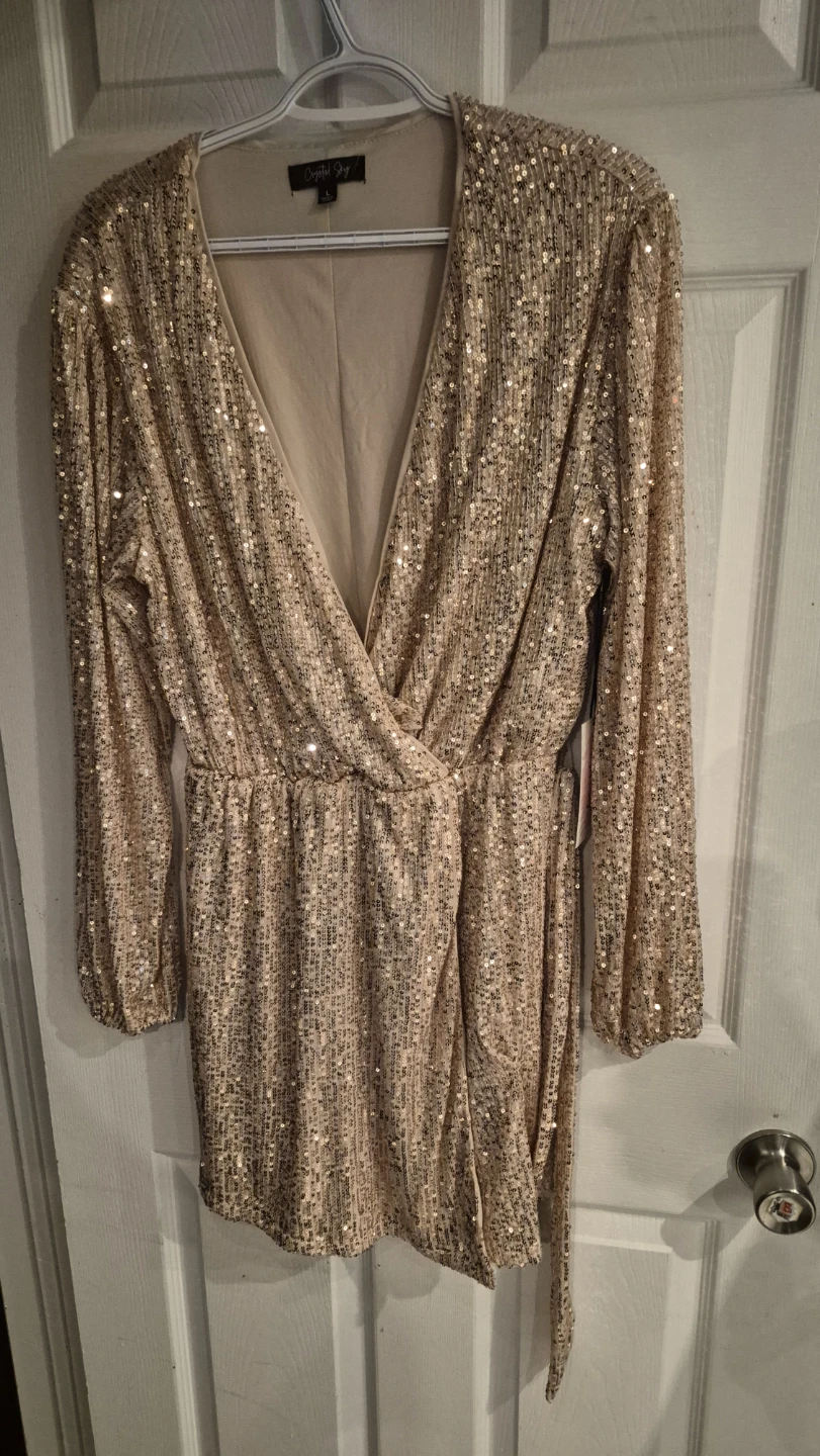 ✨ Crystal Sky Gold Sequin Dress – Size L ✨