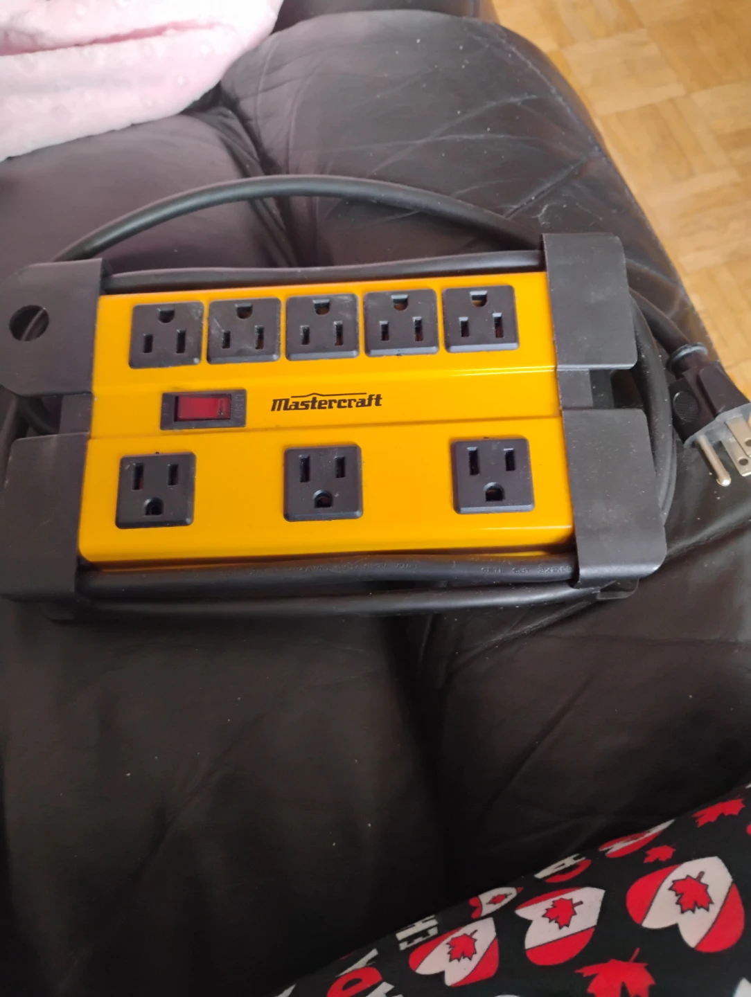 Mastercraft 8-Outlet Power Bar