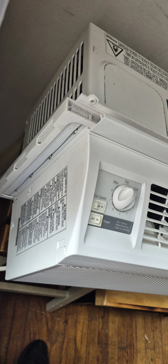 LG Room Air Conditioner LW1016ER - photo 5