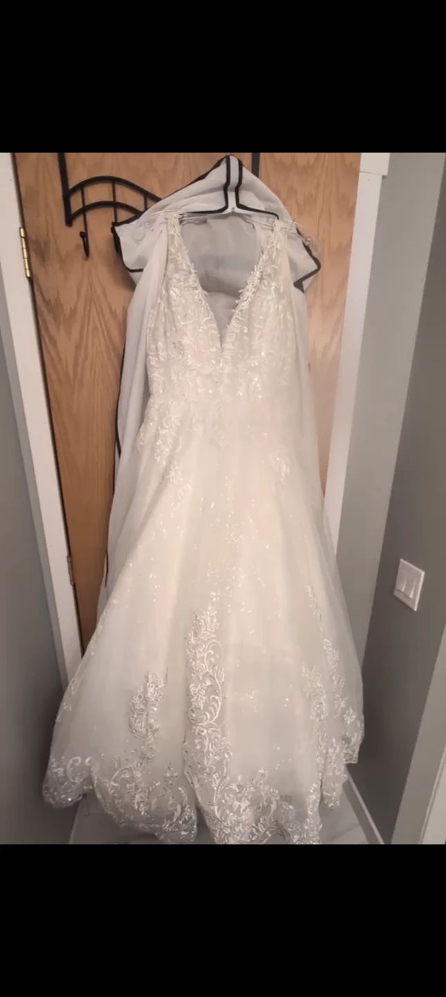 White Lace Wedding Dress with Veil