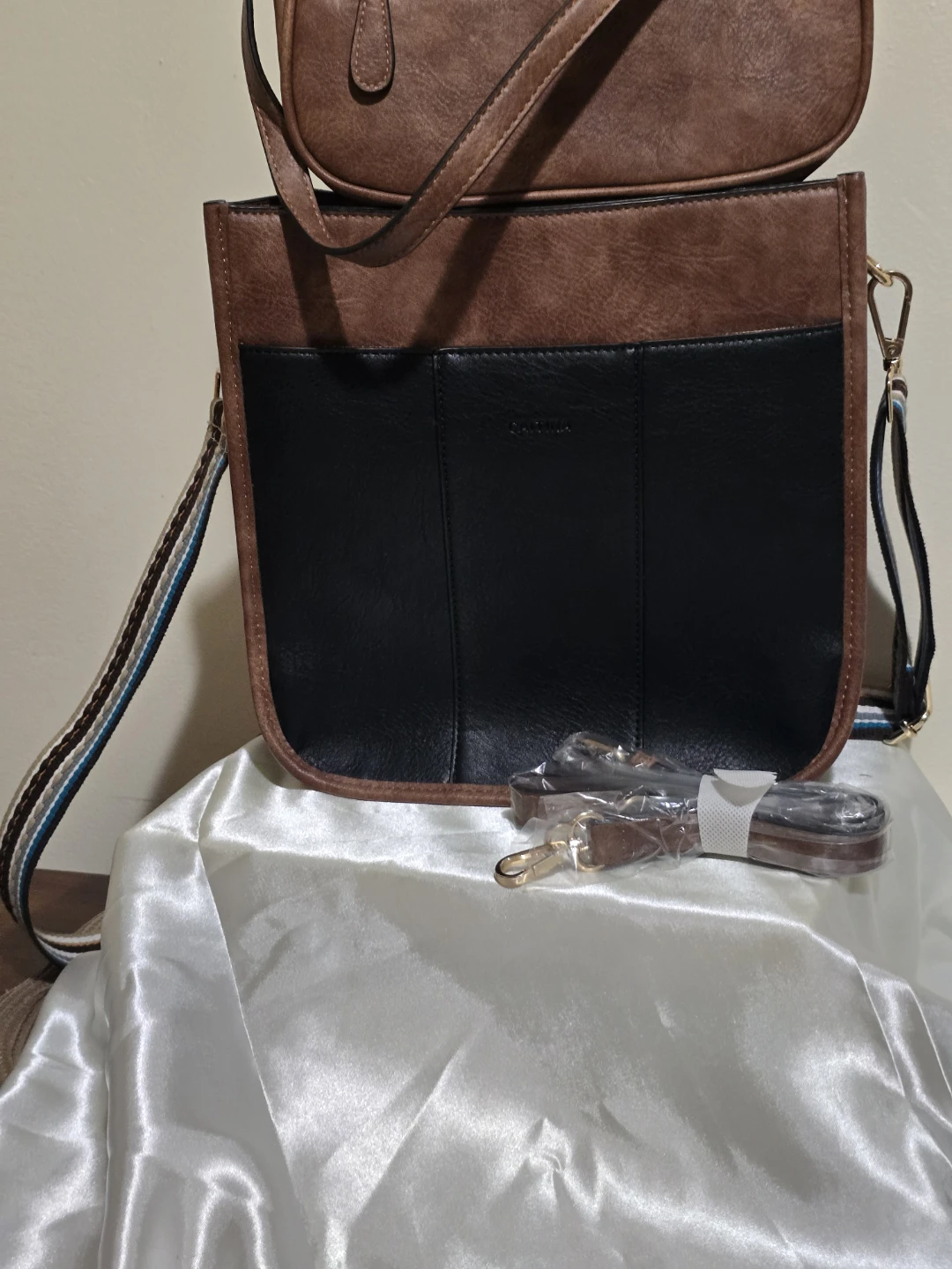 NWT Caitina 2-in-1 Crossbody Set -  Striped Strap - photo 5