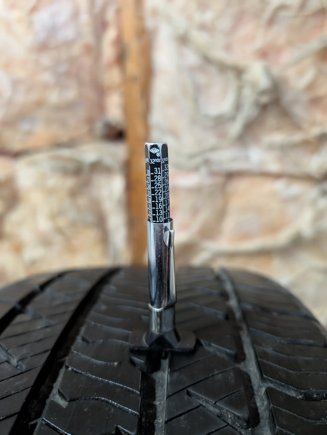 (1)-225/55R17 General Evertrek GT All Season Tire - photo 3