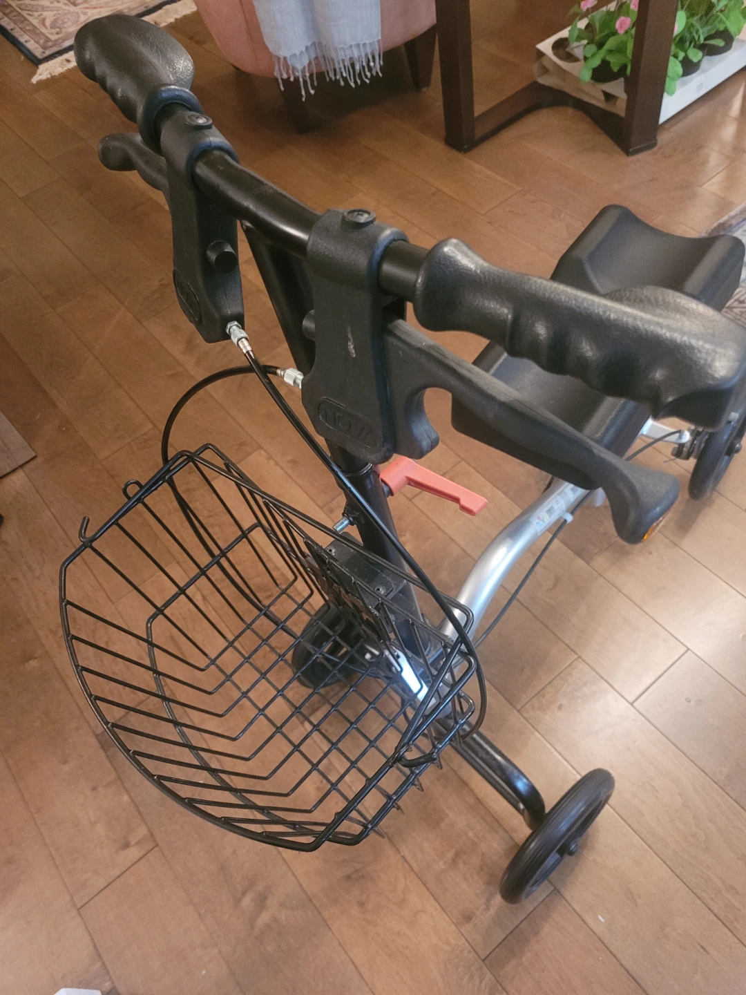 Nova Turning Knee Walker with Basket - photo 3