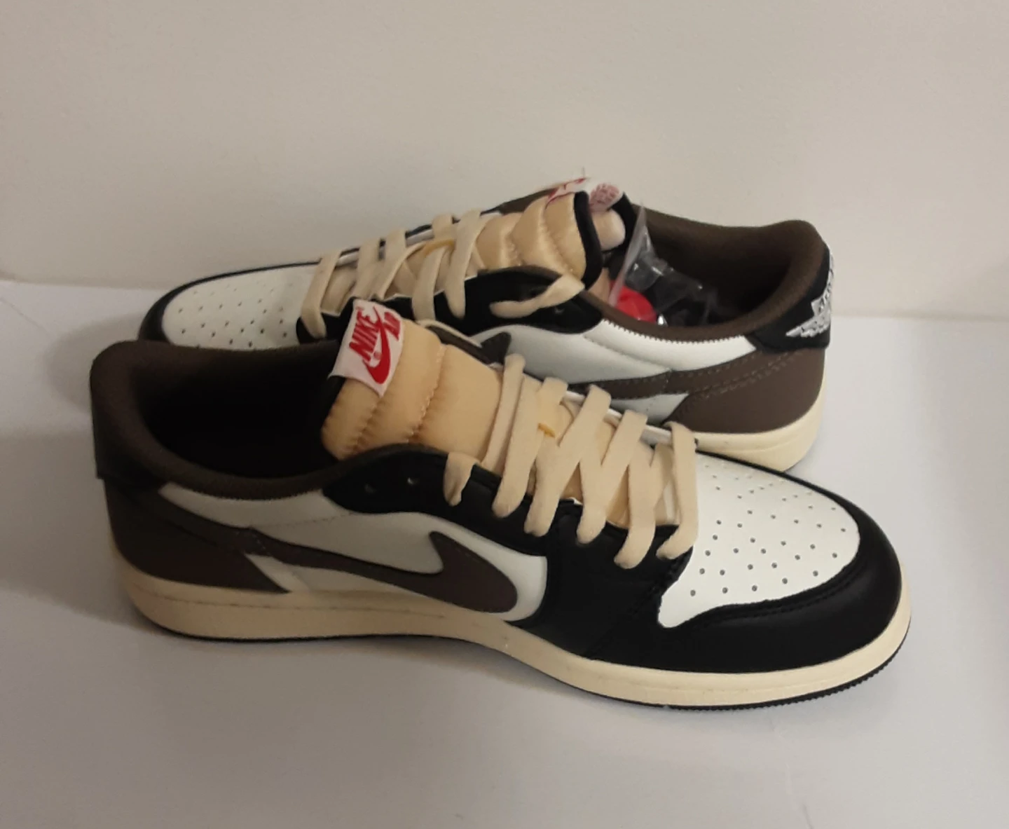 Brand new Men's Air Jordan 1 Retro Size 8,5 - photo 3