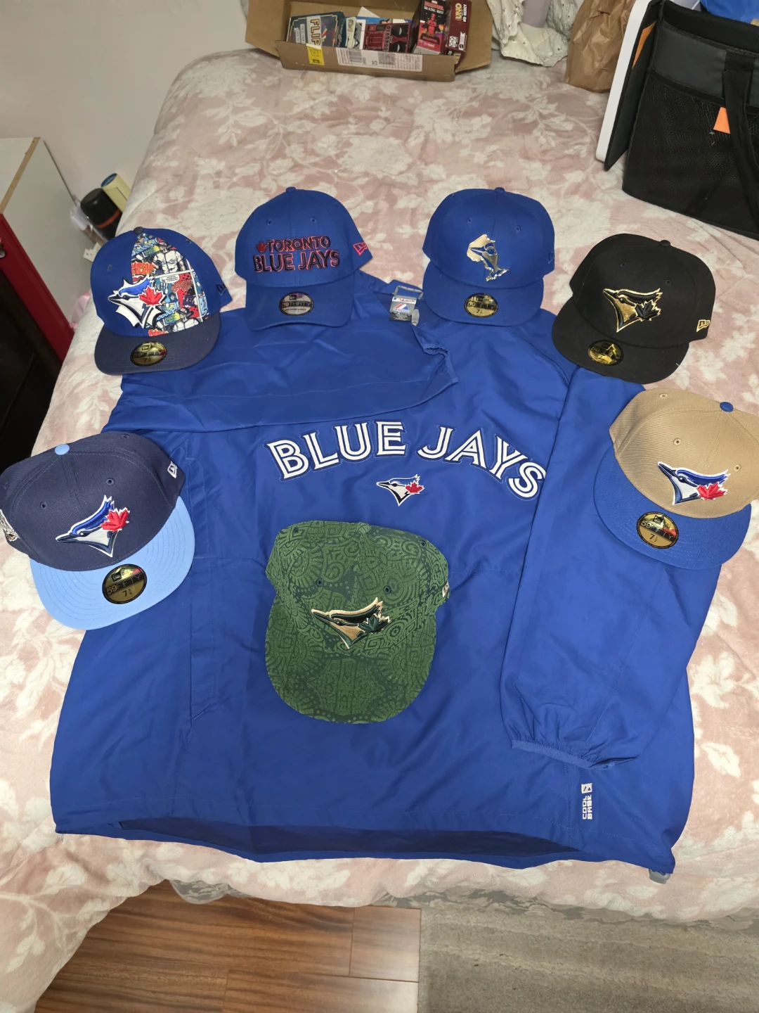 Toronto Blue Jays Jacket & 6 New Era Baseball Caps