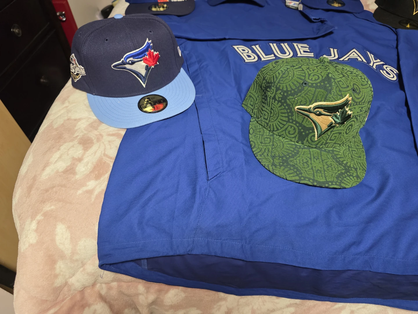 Toronto Blue Jays Jacket & 6 New Era Baseball Caps - photo 5