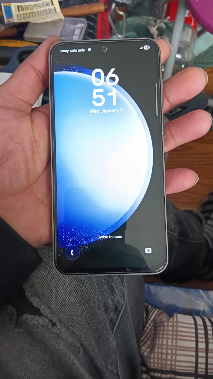 Samsung S23fe Smartphone - photo 2