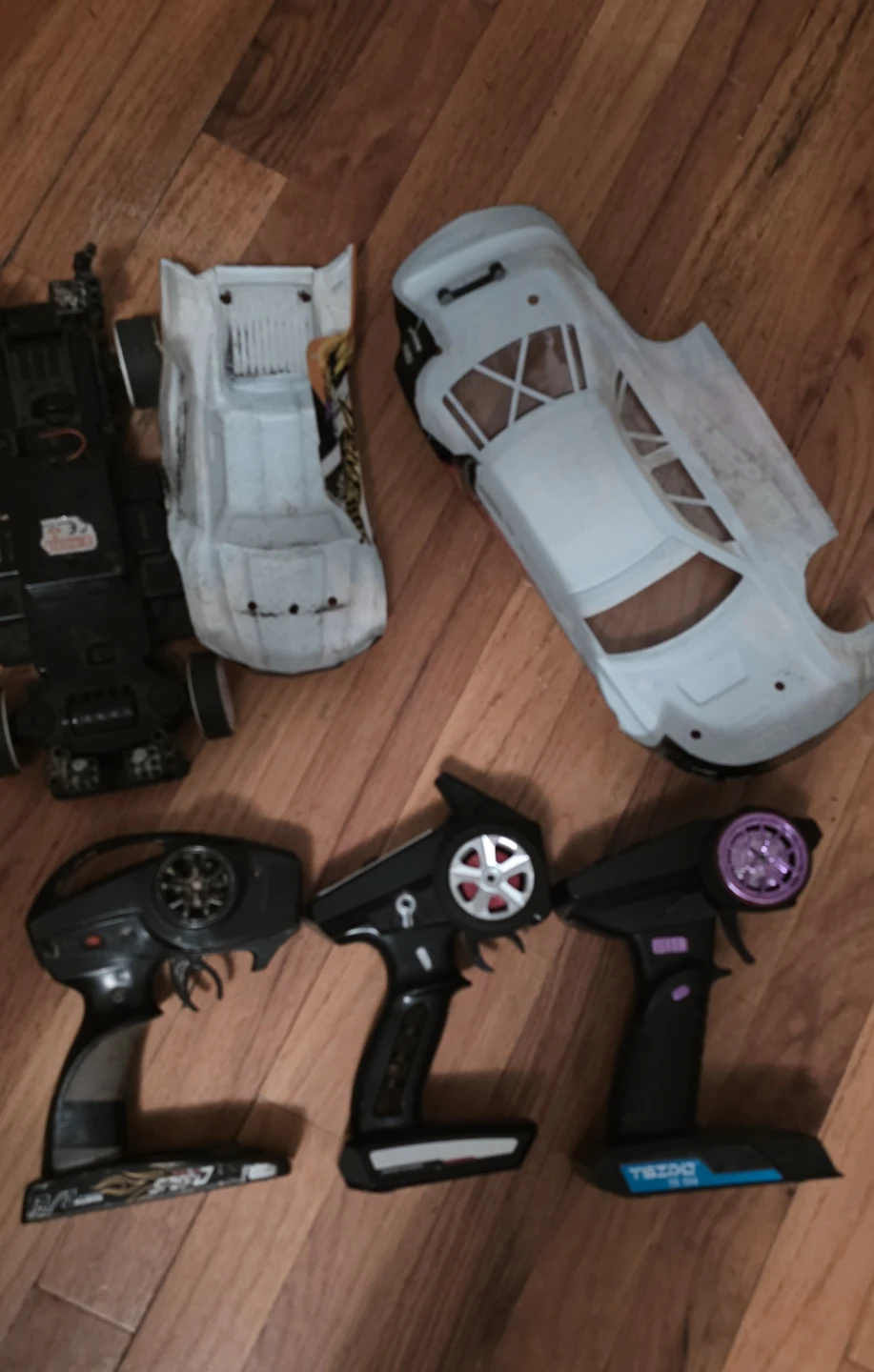 RC Car Lot with 3 Controllers parts only - photo 5