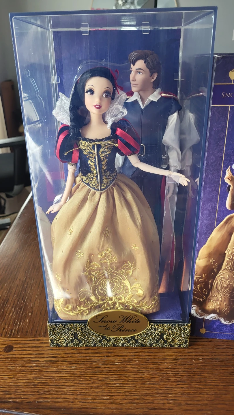 Disney Designer Collection Snow White and the Prince Dolls - photo 3