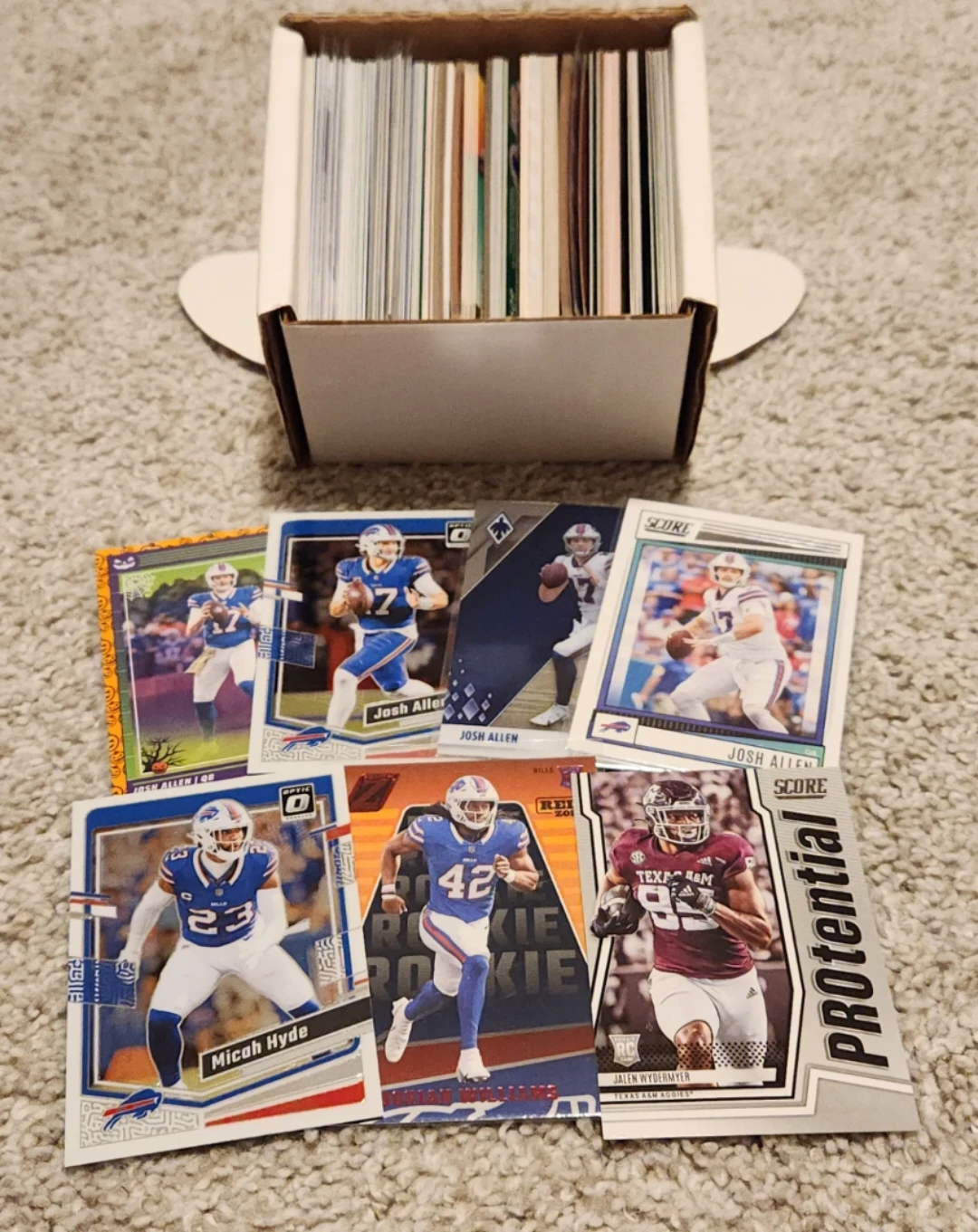 Buffalo Bills, 200 Football Cards Team lot - photo 2