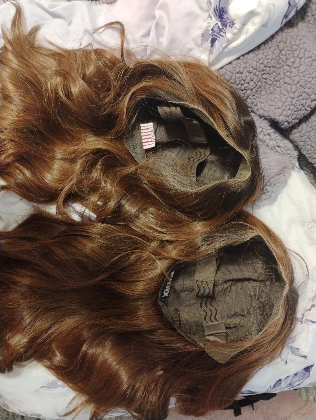 Kelsey Smith Wigs - 2 tone brown long wavy wigs - photo 2