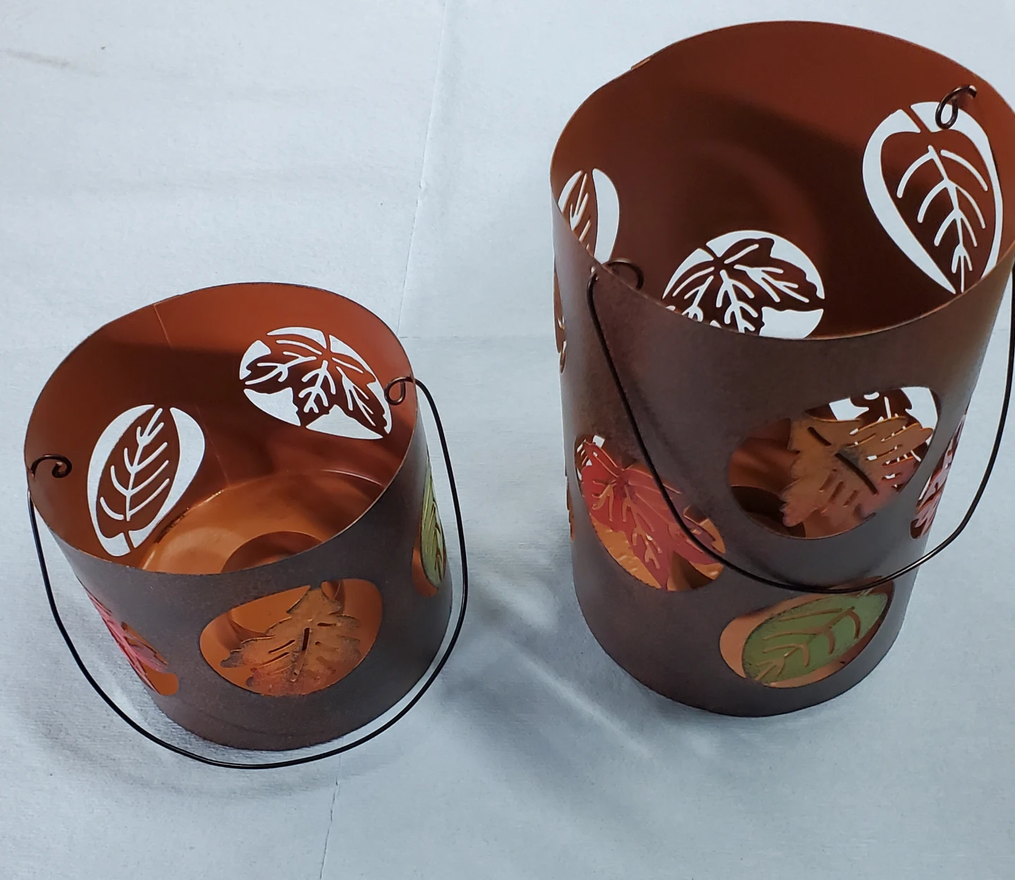 🥕 Set of 2 Metal Leaf Design Lanterns