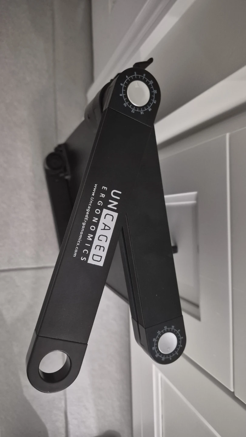 Universal Adjustable Laptop Stand – Excellent Condition - photo 3