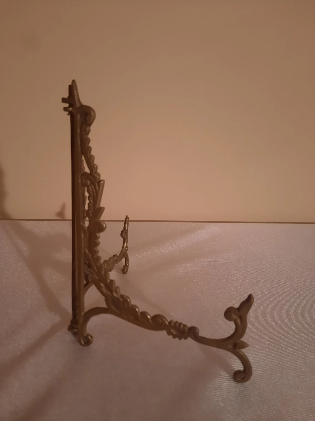 Ornate Decorative Gold brass metal easel/plate stand - photo 2