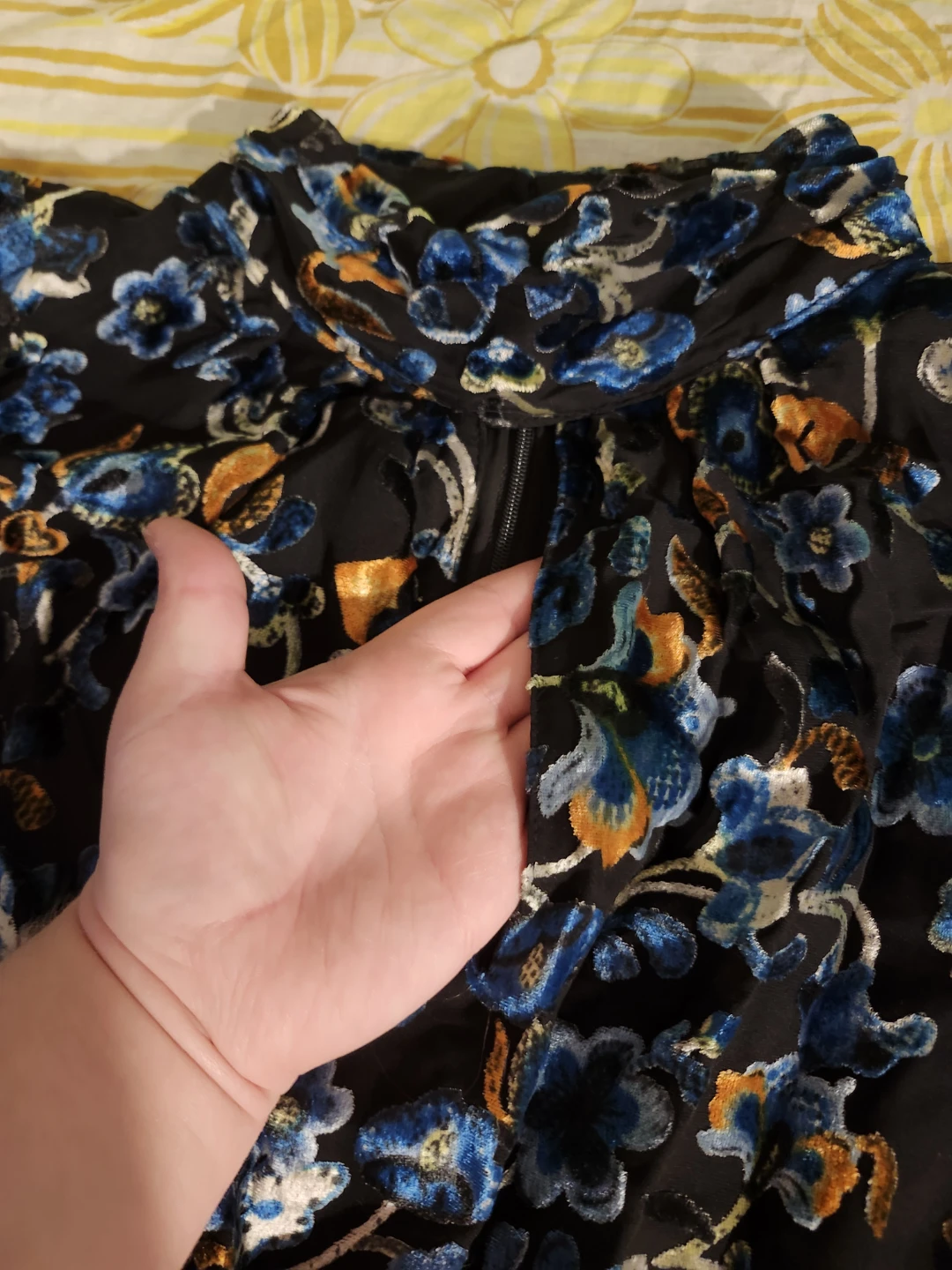 NWT French Connection black floral blouse - photo 4