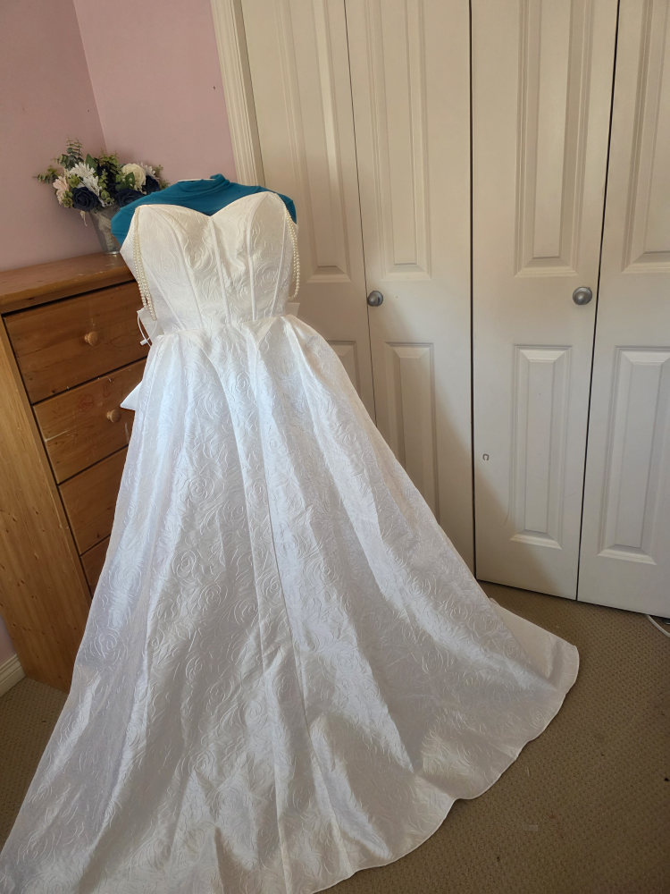 White Strapless Wedding Dress with Pearls and Bow Accent - photo 4