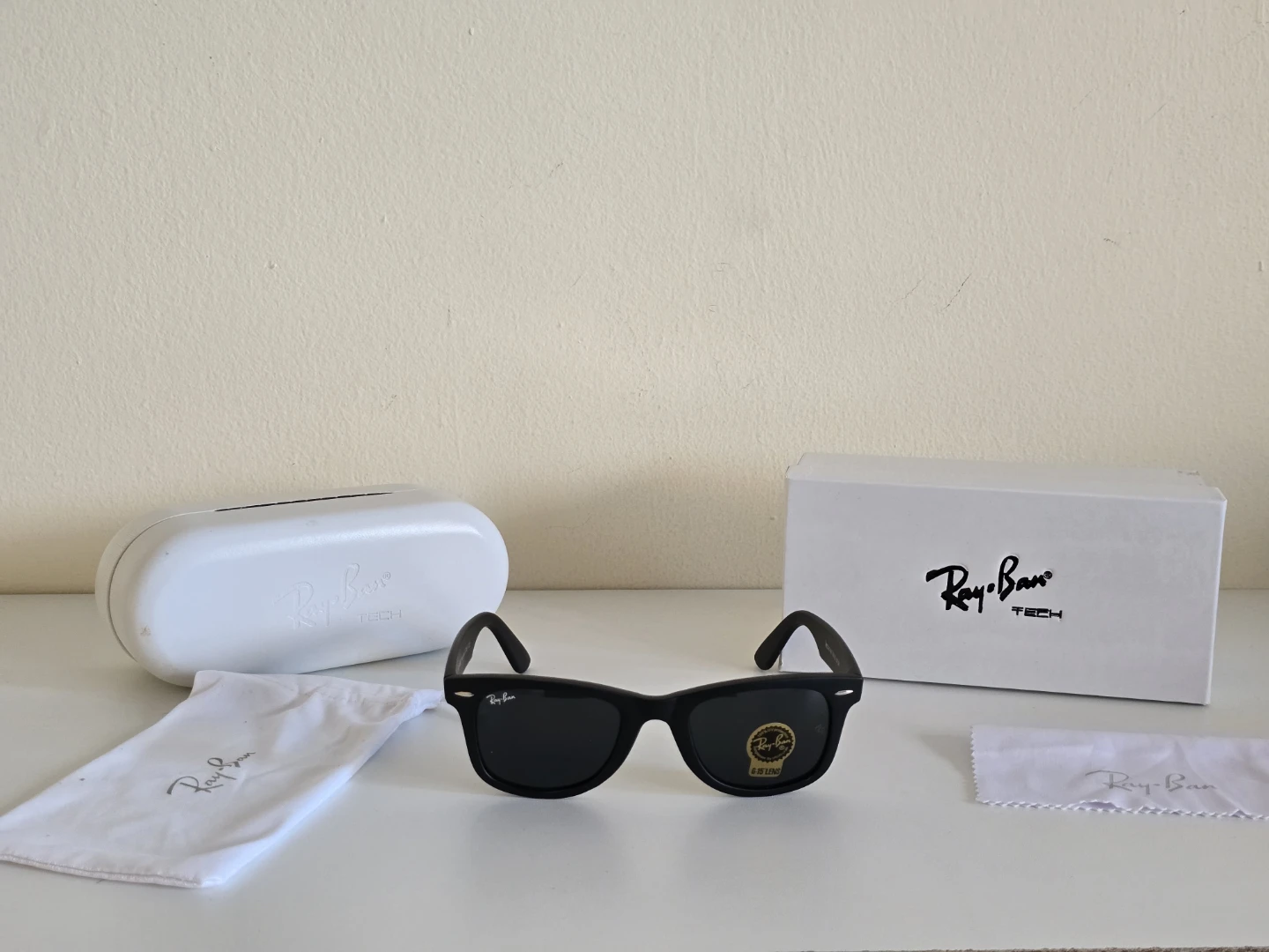Ray-Ban Wayfarer Sunglasses - photo 4