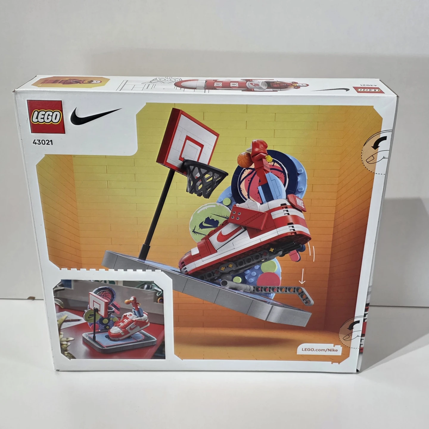 LEGO Nike Dunk Low "Panda" / "Chicago" Build 43021 *Brand New* - photo 2