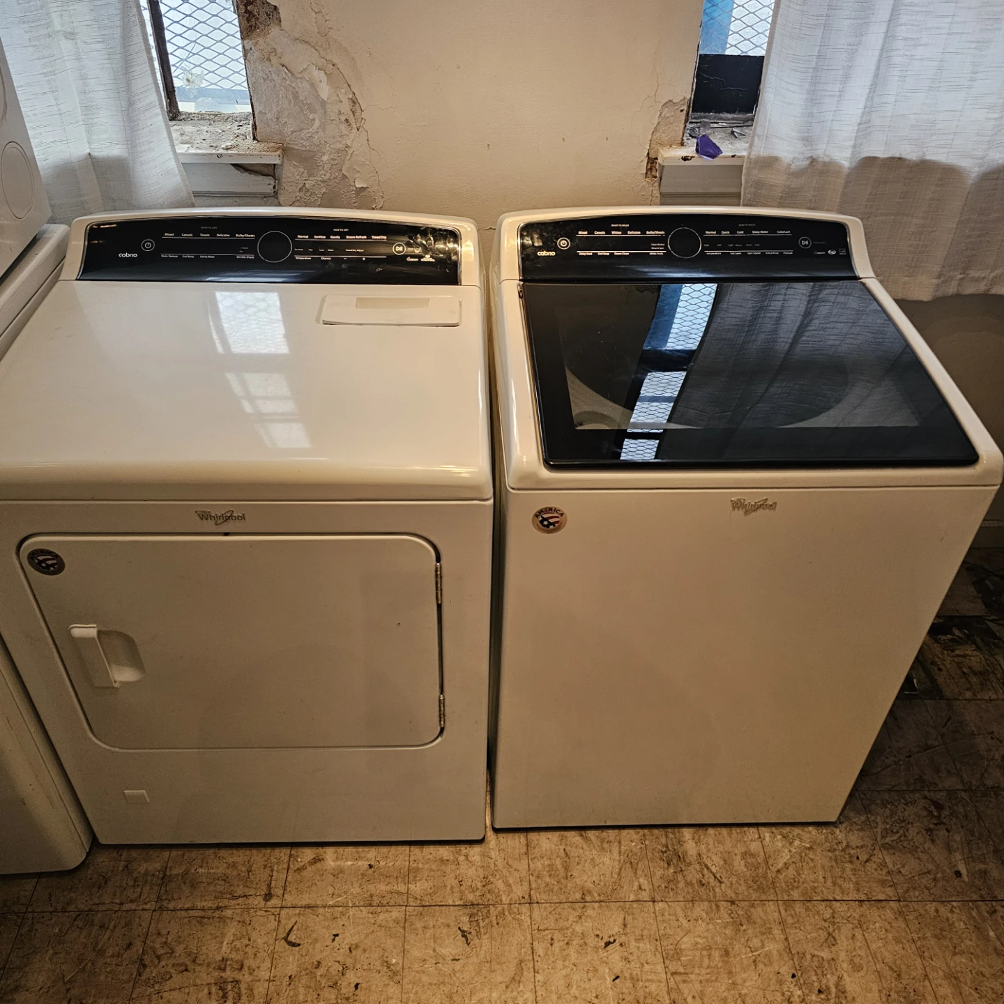 Whirlpool Washer and Dryer Set - photo 2