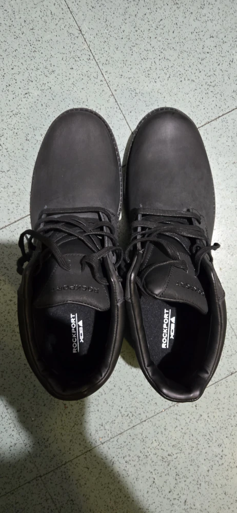 Size 11 Rockport Men's Black Leather Chukka Boots