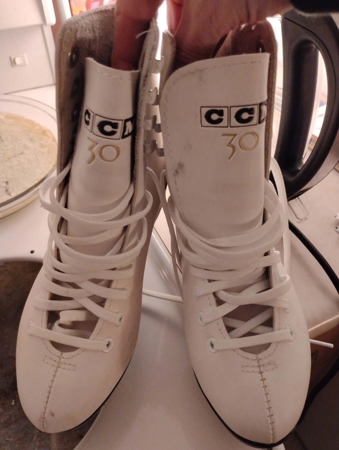 Size 3 CCM 30 Figure Skates Jamie Salé & David Pelletier - photo 3