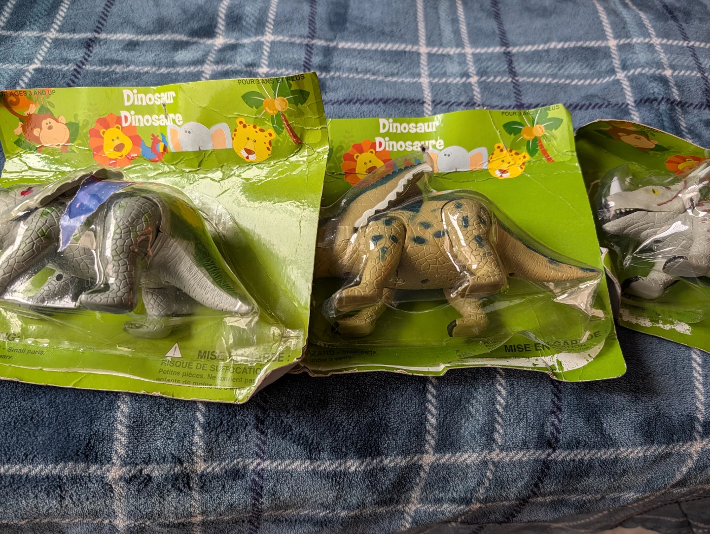 Dinosaur Figurines - photo 2